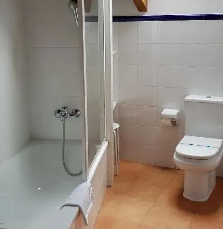 Otel Naranjo De Bulnes 2*