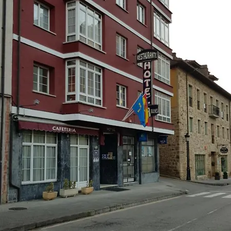 Otel Naranjo De Bulnes 2*