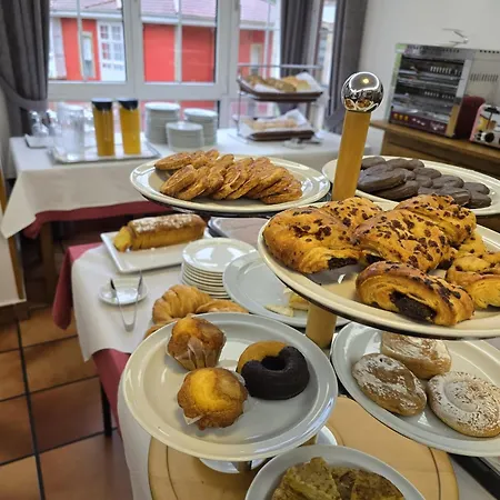 Отель Naranjo De Bulnes 2*