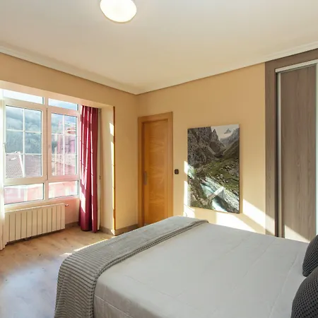 Naranjo De Bulnes Hotel