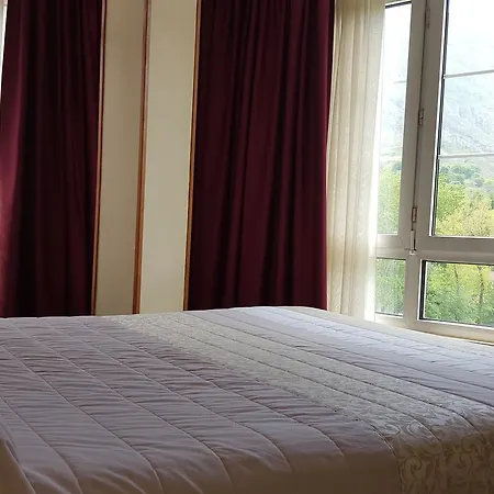 Otel Naranjo De Bulnes 2*