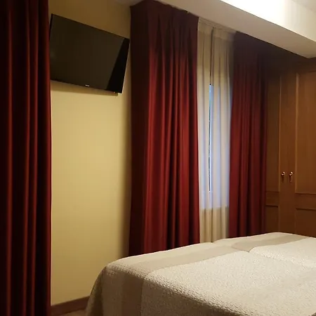 Naranjo De Bulnes Аренас-де-Кабралес