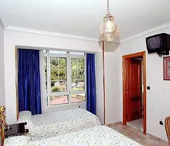 Otel Naranjo De Bulnes 2*