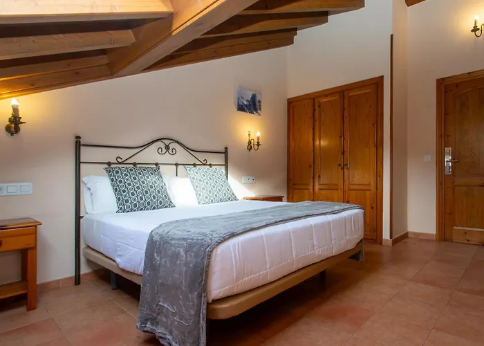 Naranjo De Bulnes Hotel