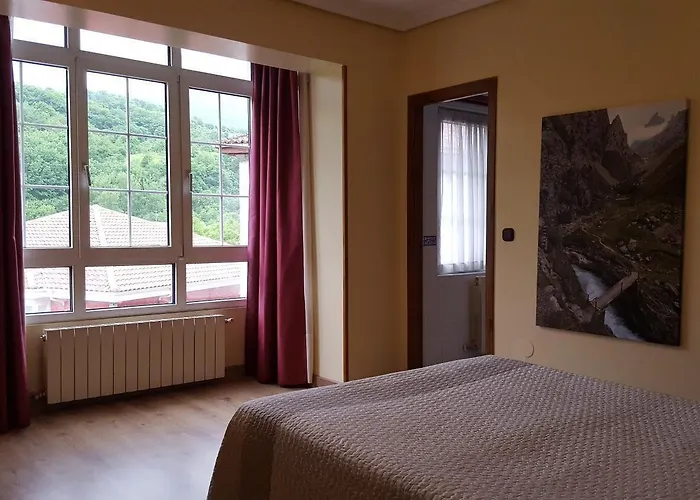 Naranjo De Bulnes Hotel 2*